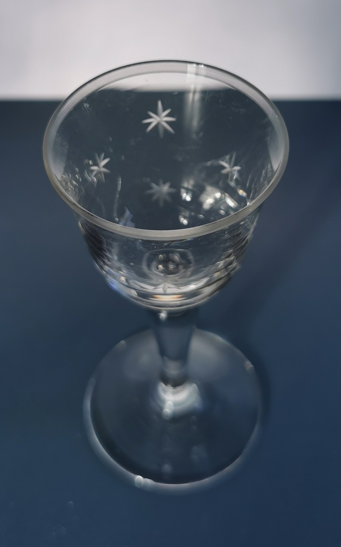 Snapseglas med slebne - Veirhanen